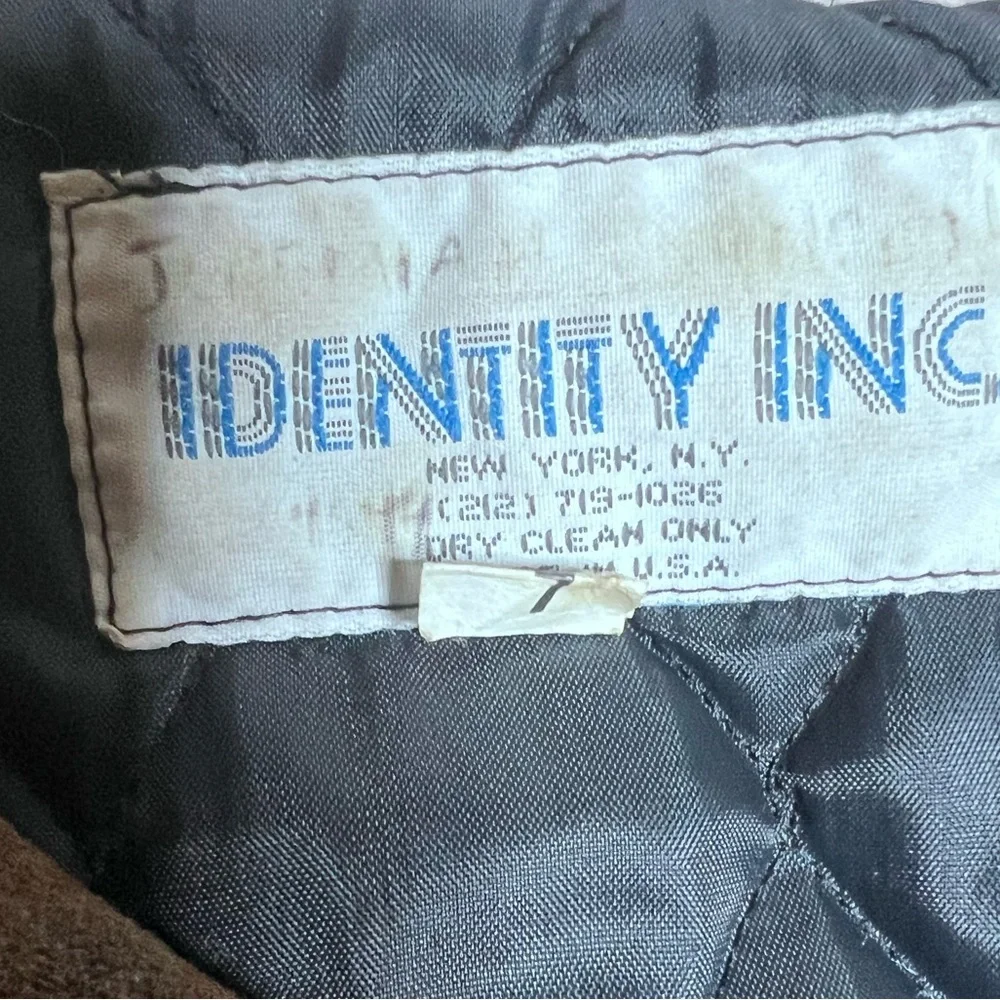 identity inc vintage b10